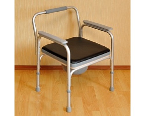 Стул-кресло с санитарным оснащением FS 895 L